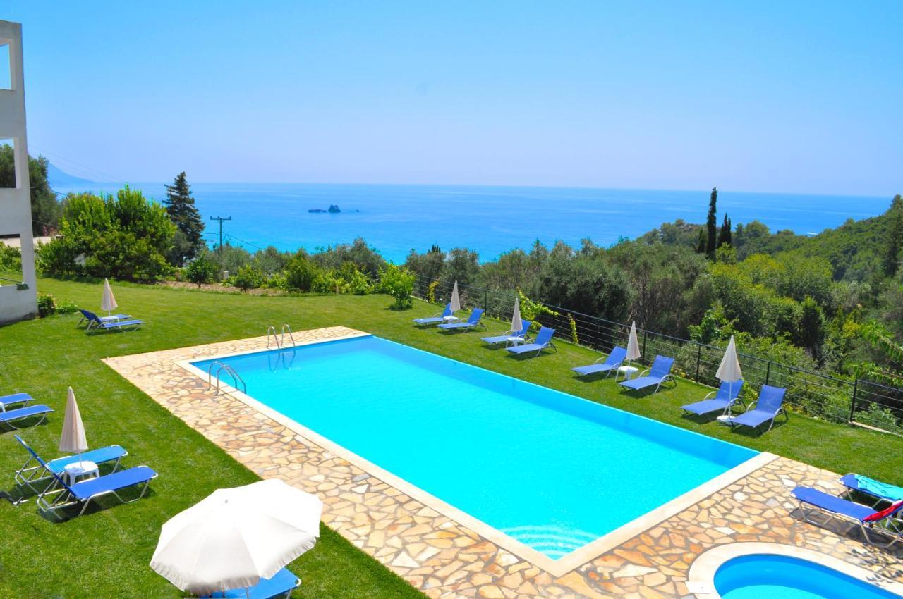 Large Apartment By The Pool - Pelekas Beach, Corfu Eksteriør billede