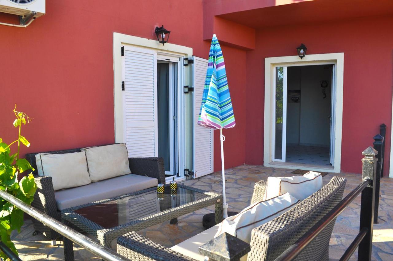 Large Apartment By The Pool - Pelekas Beach, Corfu Eksteriør billede