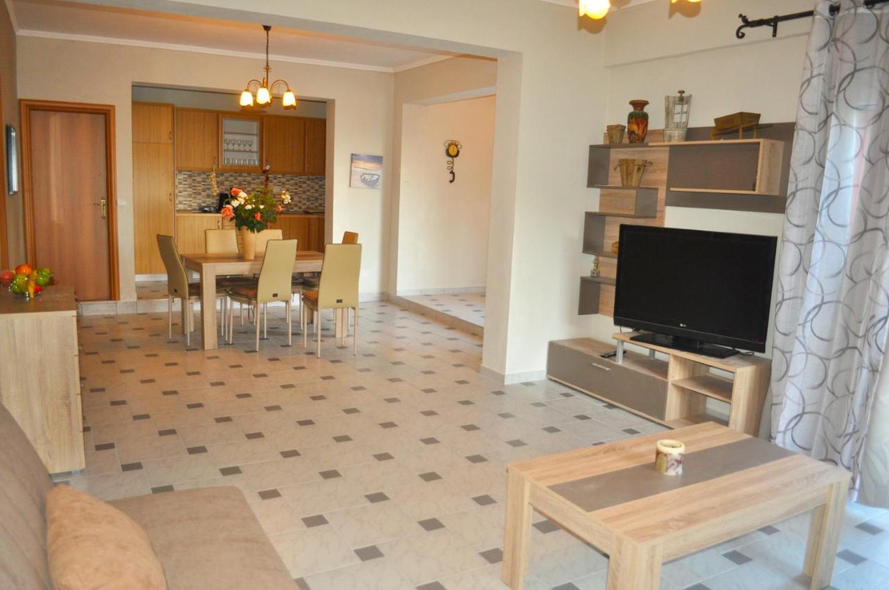 Large Apartment By The Pool - Pelekas Beach, Corfu Eksteriør billede
