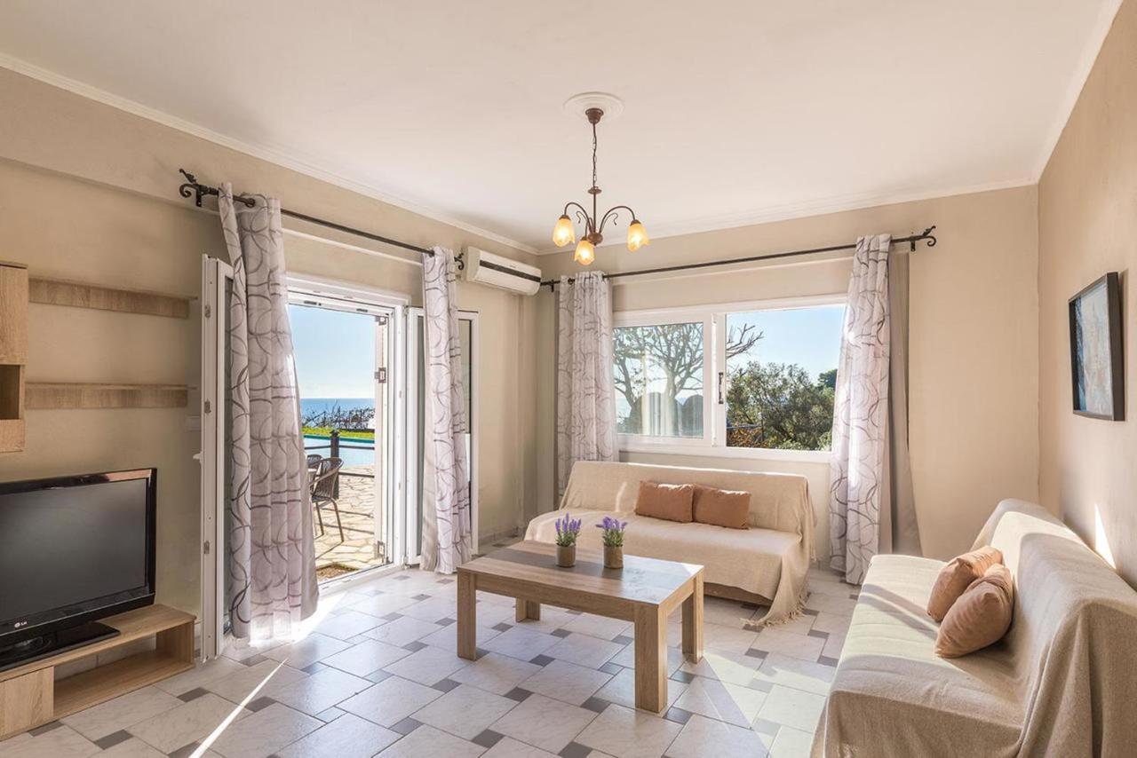 Large Apartment By The Pool - Pelekas Beach, Corfu Eksteriør billede