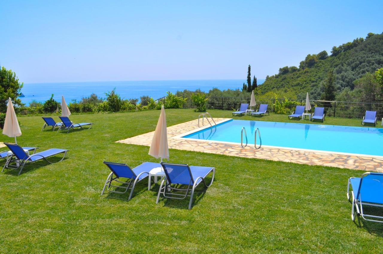 Large Apartment By The Pool - Pelekas Beach, Corfu Eksteriør billede