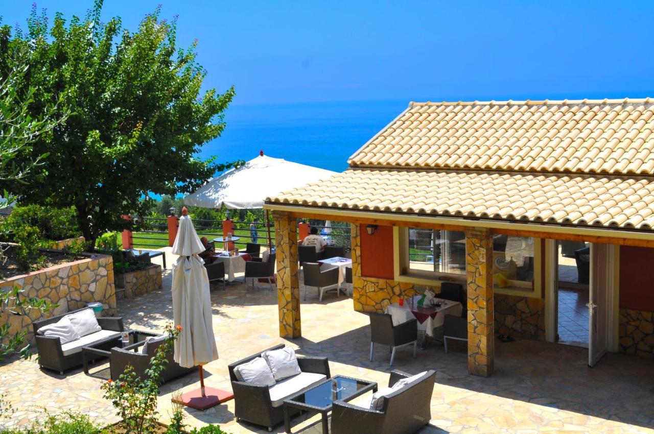 Large Apartment By The Pool - Pelekas Beach, Corfu Eksteriør billede